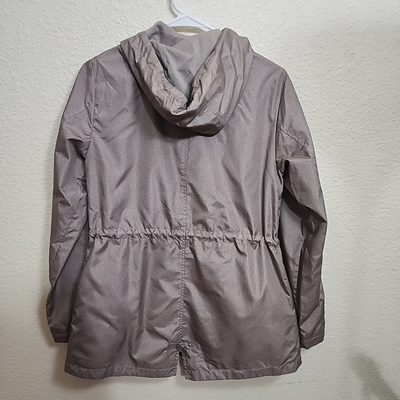 Intl D.e.t.a.i.l.s Parka In A Pocket Women's Rain Jacket Silver Size Small - Picture 2 of 12